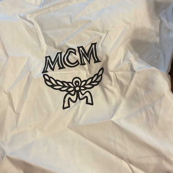 MCM SHOPPER SOLD - Picture 5 of 14